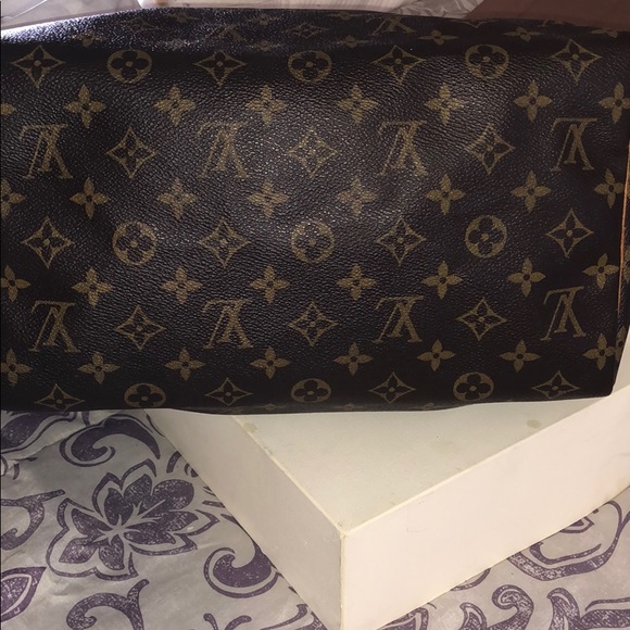 Vintage speedy Louis Vuitton handbag for sale - Picture 4 of 7